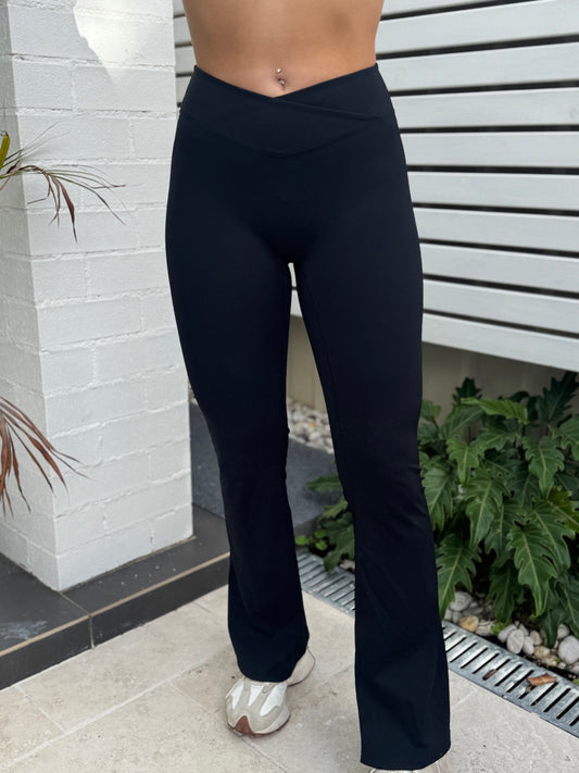 Essential Flare Leggings